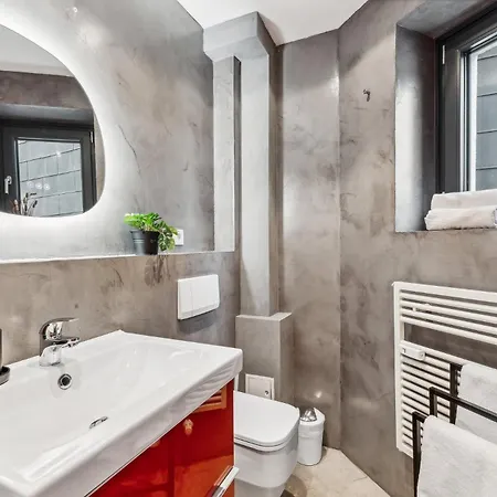 Apartment Maremar: Design With Luxury Beds And Workspace Braunschweig