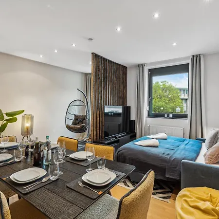 Maremar - Design - 2 Schlafzimmer - Luxus Boxspringbetten - Kueche - Highspeed Wifi - Arbeitsplaetze *