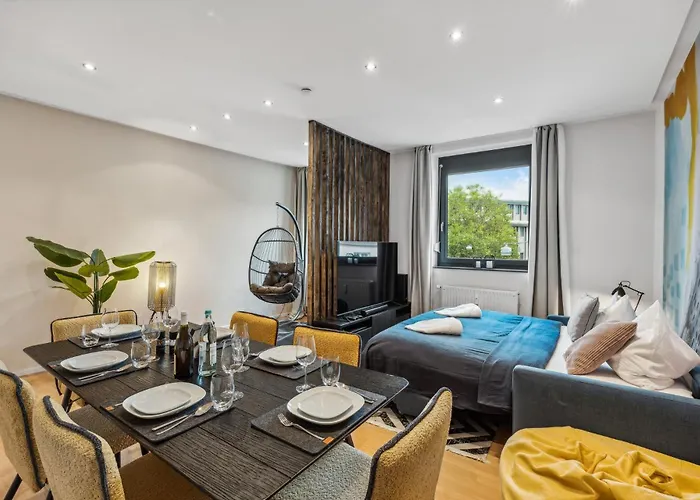 Maremar - Design - 2 Schlafzimmer - Luxus Boxspringbetten - Kueche - Highspeed Wifi - Arbeitsplaetze *